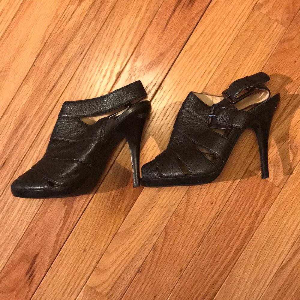 Michael Kors Pump- size 7 dark grey buckle 4.5 in - Picture 6 of 8